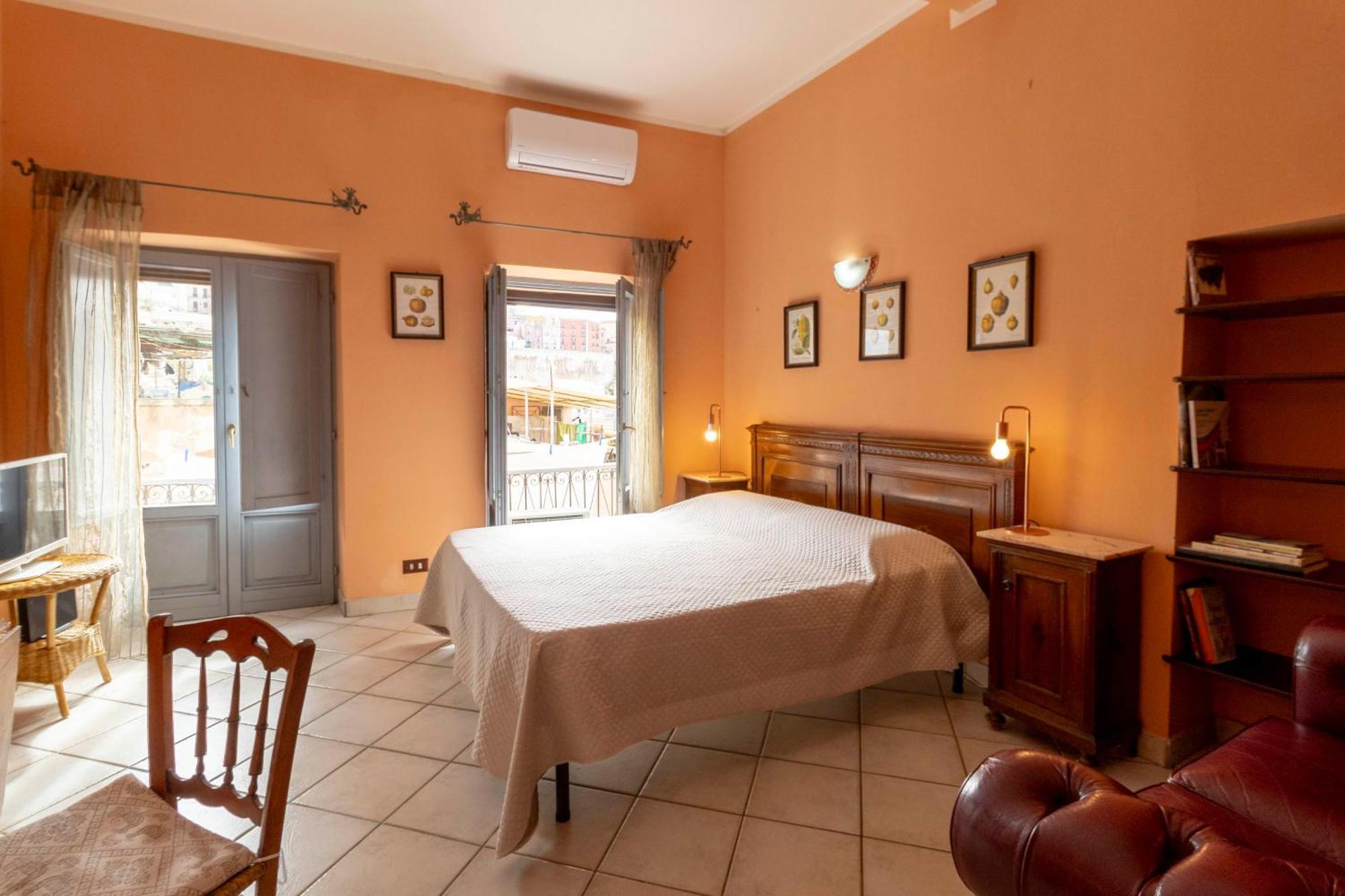 Laribiancos Cagliari Centro Storico Apartment ภายนอก รูปภาพ