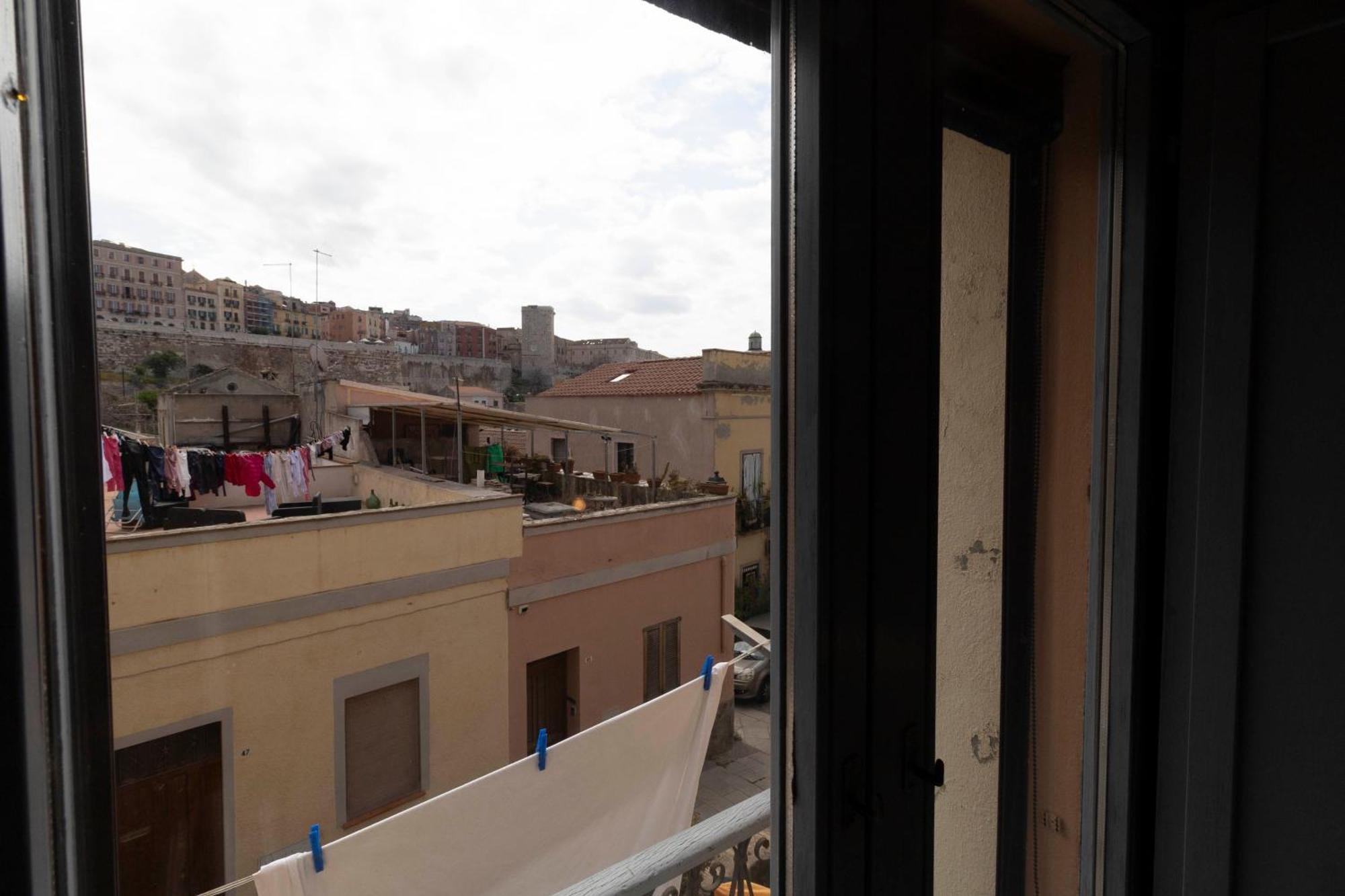 Laribiancos Cagliari Centro Storico Apartment ภายนอก รูปภาพ